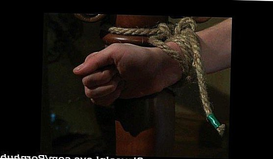 порно русская заставляет лизать попу