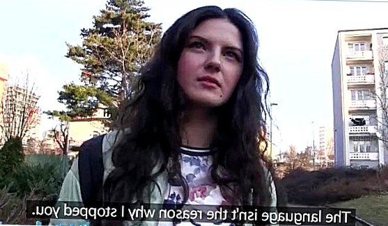 порно девушка в купальнике мастурбирует