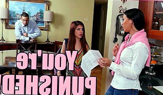 порно заставляет лизать трусики