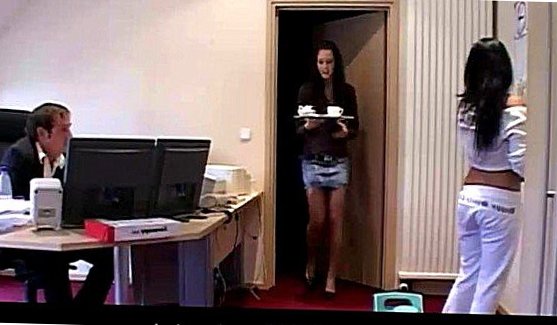 порно очень красивая девушка стонет