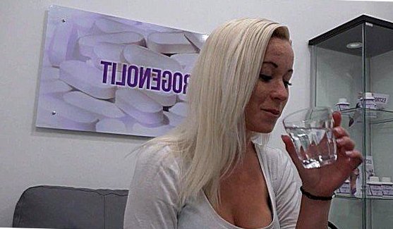 порно вставил маме пока спит