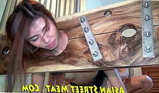 смотреть порно трахнул мелкую